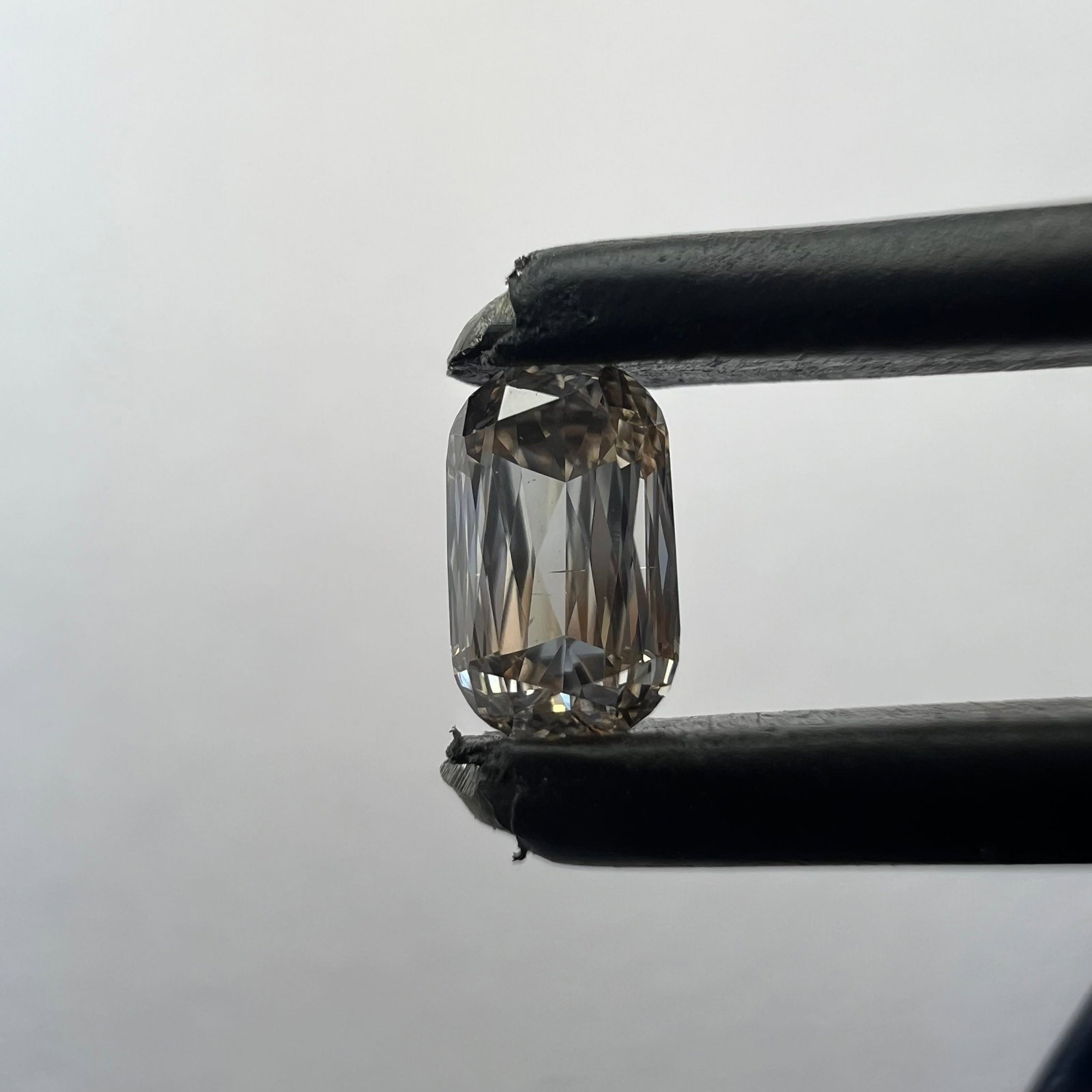 Loose Diamond - CUSHION BRILLIANT 0.2ct I SI1: Loose Diamond - CUSHION BRILLIANT 0.2ct I SI1 Source: This is a real non-mined Diamond that has been grown in a lab Shape: CUSHION BRILLIANT Carats: 0.2 Color: I Clarity: SI1 Certification: NONE The D