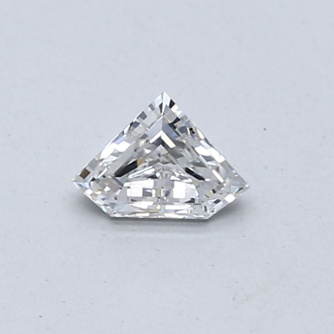 Loose Diamond - PENTAGONAL 0.3ct E VVS2: Loose Diamond - PENTAGONAL 0.3ct E VVS2 Source: This is a real non-mined Diamond that has been grown in a lab Shape: PENTAGONAL Carats: 0.3 Color: E Clarity: VVS2 Certification: NONE Video: