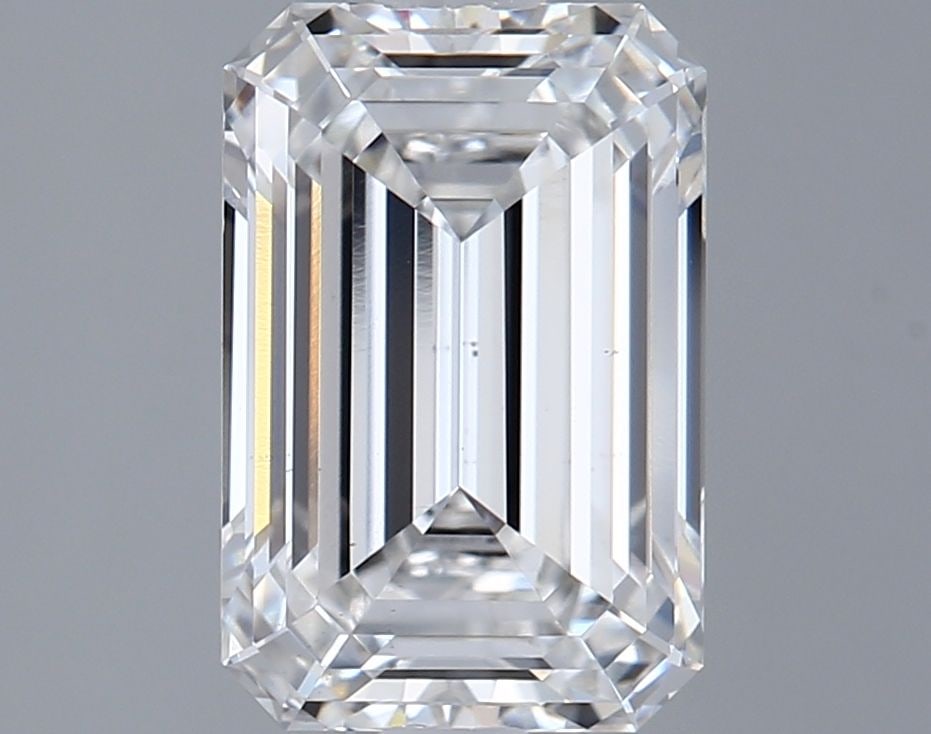 Loose Diamond - EMERALD 2.53ct E VS2: Loose Diamond - EMERALD 2.53ct E VS2 Source: This is a real non-mined Diamond that has been grown in a lab Shape: EMERALD Carats: 2.53 Color: E Clarity: VS2 Certification: IGI Video: