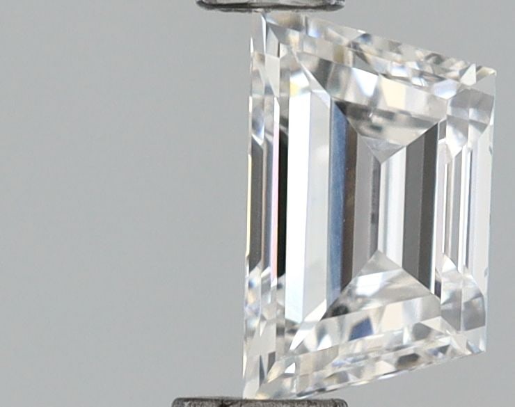 Loose Diamond - TRAPEZOID 0.44ct E VVS1: Loose Diamond - TRAPEZOID 0.44ct E VVS1 Source: This is a real non-mined Diamond that has been grown in a lab Shape: TRAPEZOID Carats: 0.44 Color: E Clarity: VVS1 Certification: IGI Video: