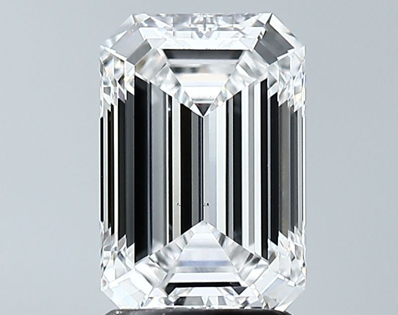 Loose Diamond - EMERALD 2.09ct D VS1: Loose Diamond - EMERALD 2.09ct D VS1 Source: This is a real non-mined Diamond that has been grown in a lab Shape: EMERALD Carats: 2.09 Color: D Clarity: VS1 Certification: GIA Video: