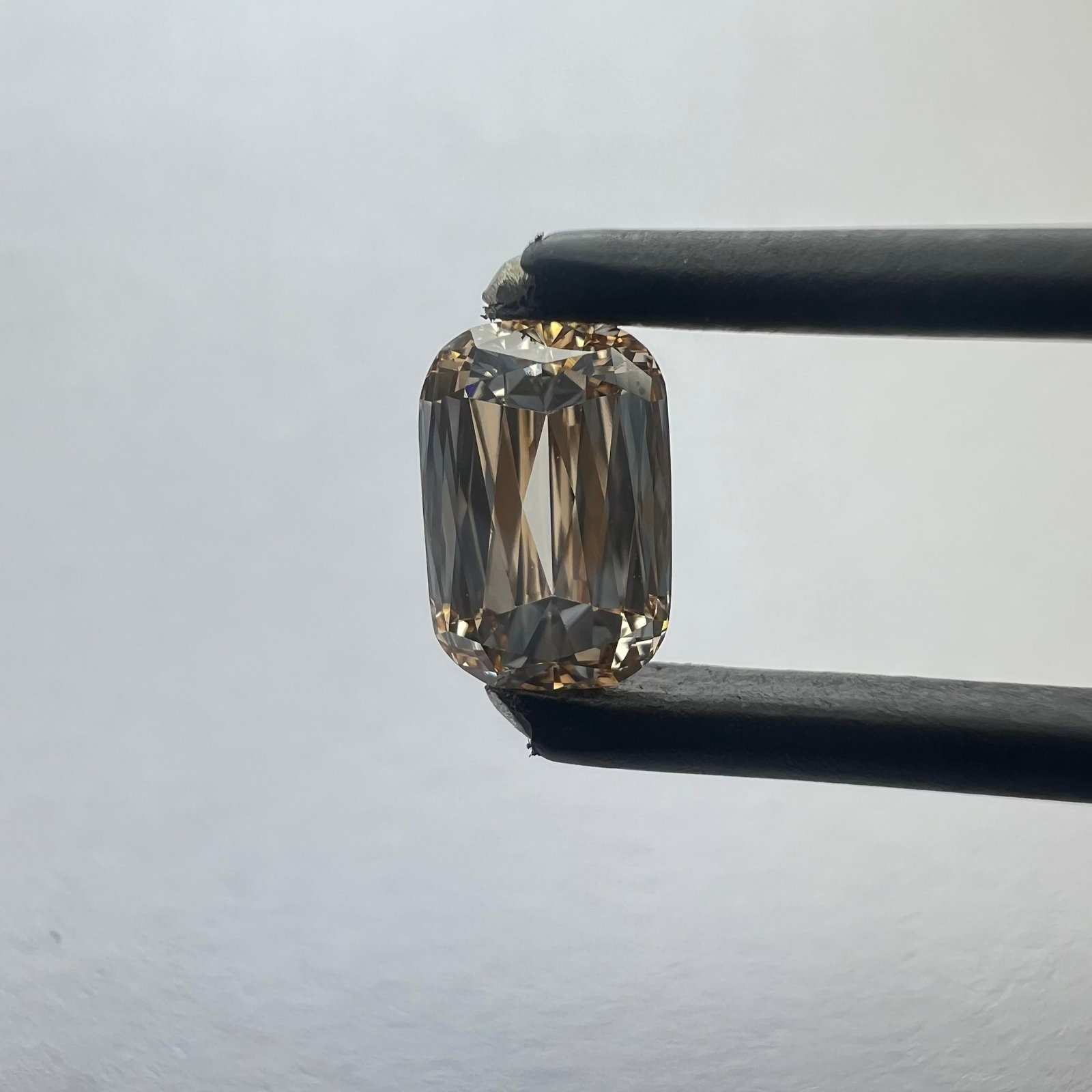 Loose Diamond - OTHER 0.76ct Champagne VS1: Loose Diamond - OTHER 0.76ct Champagne VS1 Source: This is a real non-mined Diamond that has been grown in a lab Shape: OTHER Carats: 0.76 Color: Champagne Certification: NONE The Diamond Depot Guaran