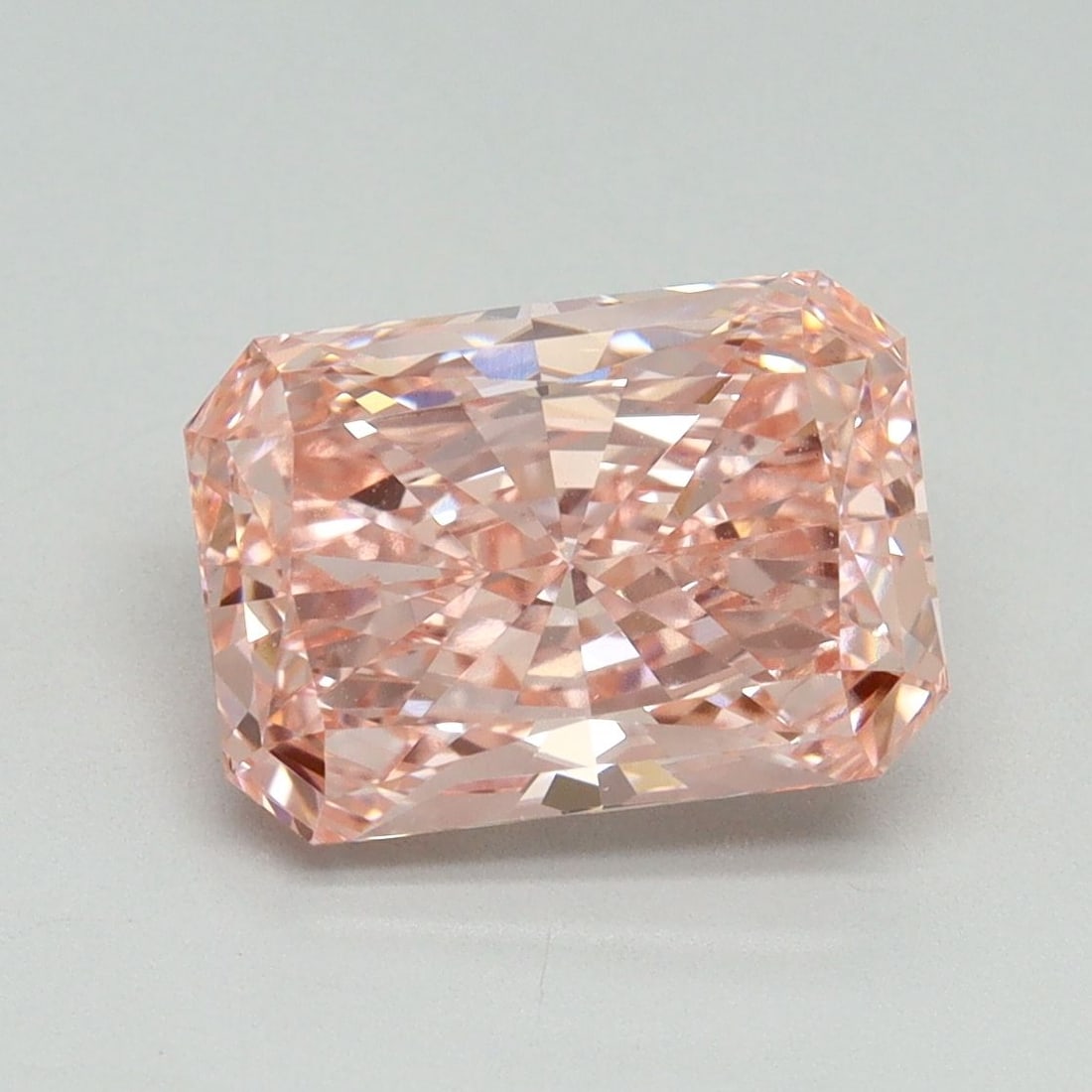 Loose Diamond - RADIANT 3.04ct Fancy Vivid Pink VS1: Loose Diamond - RADIANT 3.04ct Fancy Vivid Pink VS1 Source: This is a real non-mined Diamond that has been grown in a lab Shape: RADIANT Carats: 3.04 Color: Fancy Vivid Pink Certification: IGI Video: