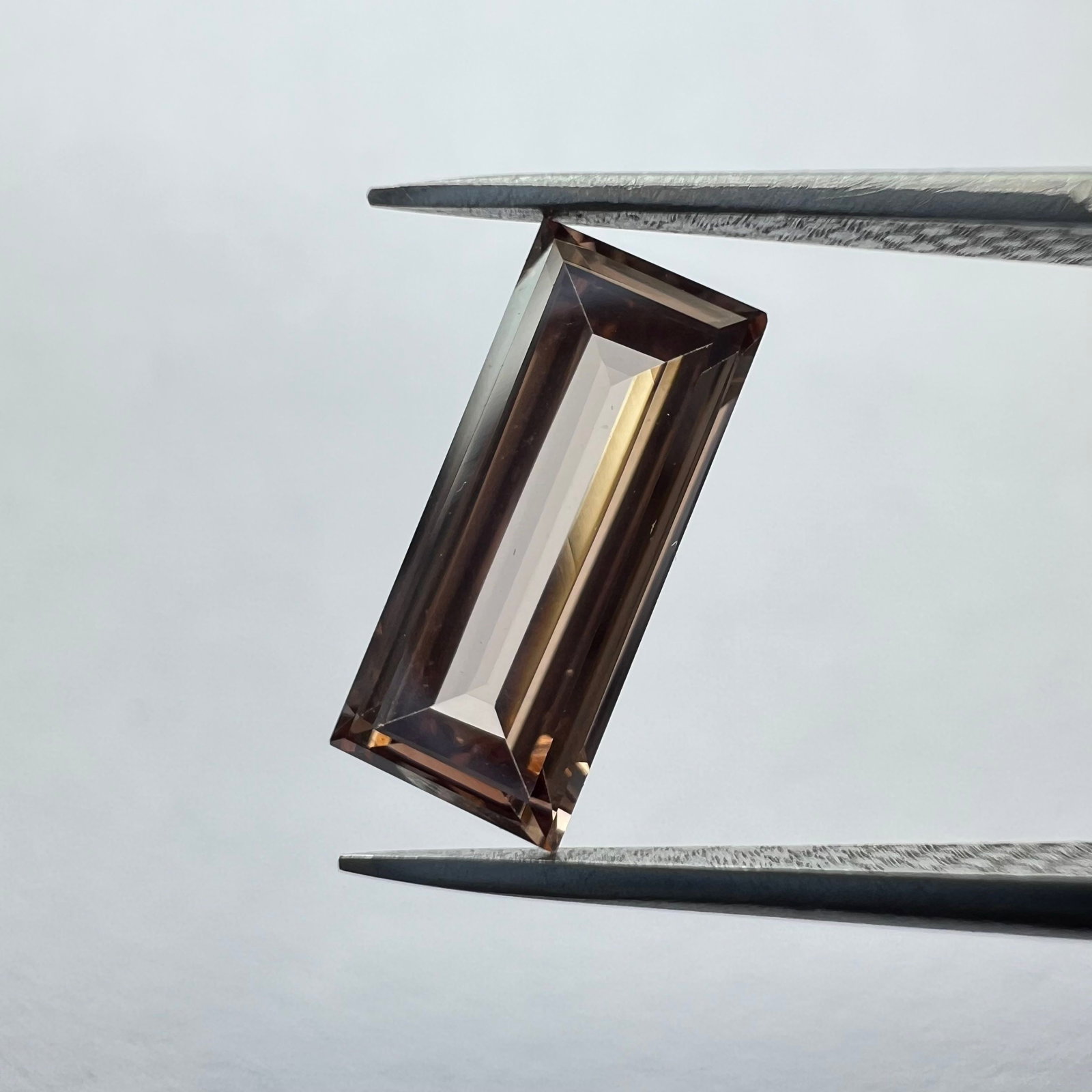 Loose Diamond - BAGUETTE 0.64ct Pink VS1 (1 of 1)