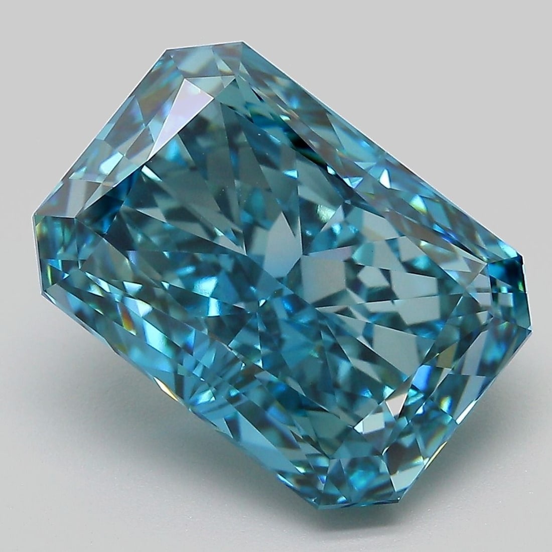 Loose Diamond - RADIANT 8.42ct Fancy Vivid Blue VVS2: Loose Diamond - RADIANT 8.42ct Fancy Vivid Blue VVS2 Source: This is a real non-mined Diamond that has been grown in a lab Shape: RADIANT Carats: 8.42 Color: Fancy Vivid Blue Certification: IGI Video: