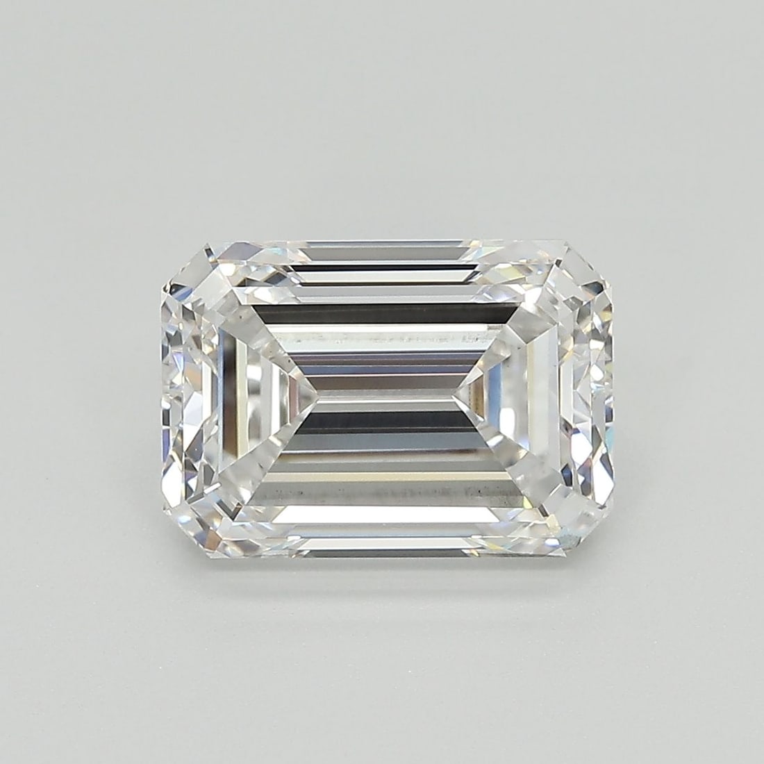 Loose Diamond - EMERALD 3.74ct G VS2: Loose Diamond - EMERALD 3.74ct G VS2 Source: This is a real non-mined Diamond that has been grown in a lab Shape: EMERALD Carats: 3.74 Color: G Clarity: VS2 Certification: IGI Video: Video Link The