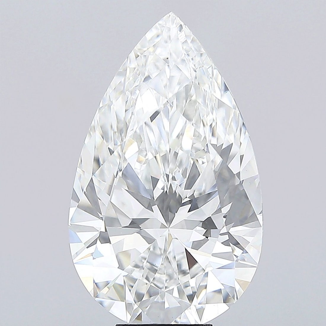 Loose Diamond - PEAR 9.93ct F VVS2: Loose Diamond - PEAR 9.93ct F VVS2 Source: This is a real non-mined Diamond that has been grown in a lab Shape: PEAR Carats: 9.93 Color: F Clarity: VVS2 Certification: IGI Video:
