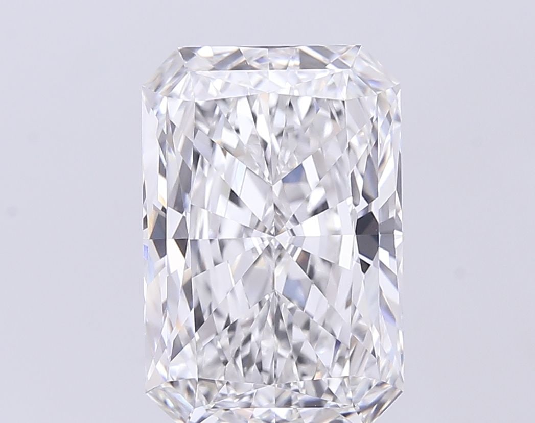 Loose Diamond - RADIANT 6.63ct F VVS2: Loose Diamond - RADIANT 6.63ct F VVS2 Source: This is a real non-mined Diamond that has been grown in a lab Shape: RADIANT Carats: 6.63 Color: F Clarity: VVS2 Certification: IGI Video: