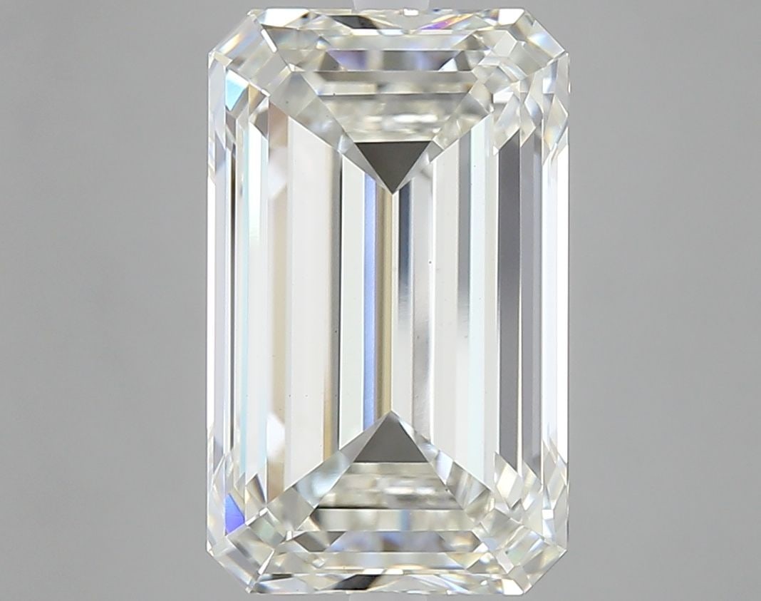 Loose Diamond - EMERALD 7.38ct I VS1: Loose Diamond - EMERALD 7.38ct I VS1 Source: This is a real non-mined Diamond that has been grown in a lab Shape: EMERALD Carats: 7.38 Color: I Clarity: VS1 Certification: IGI Video: