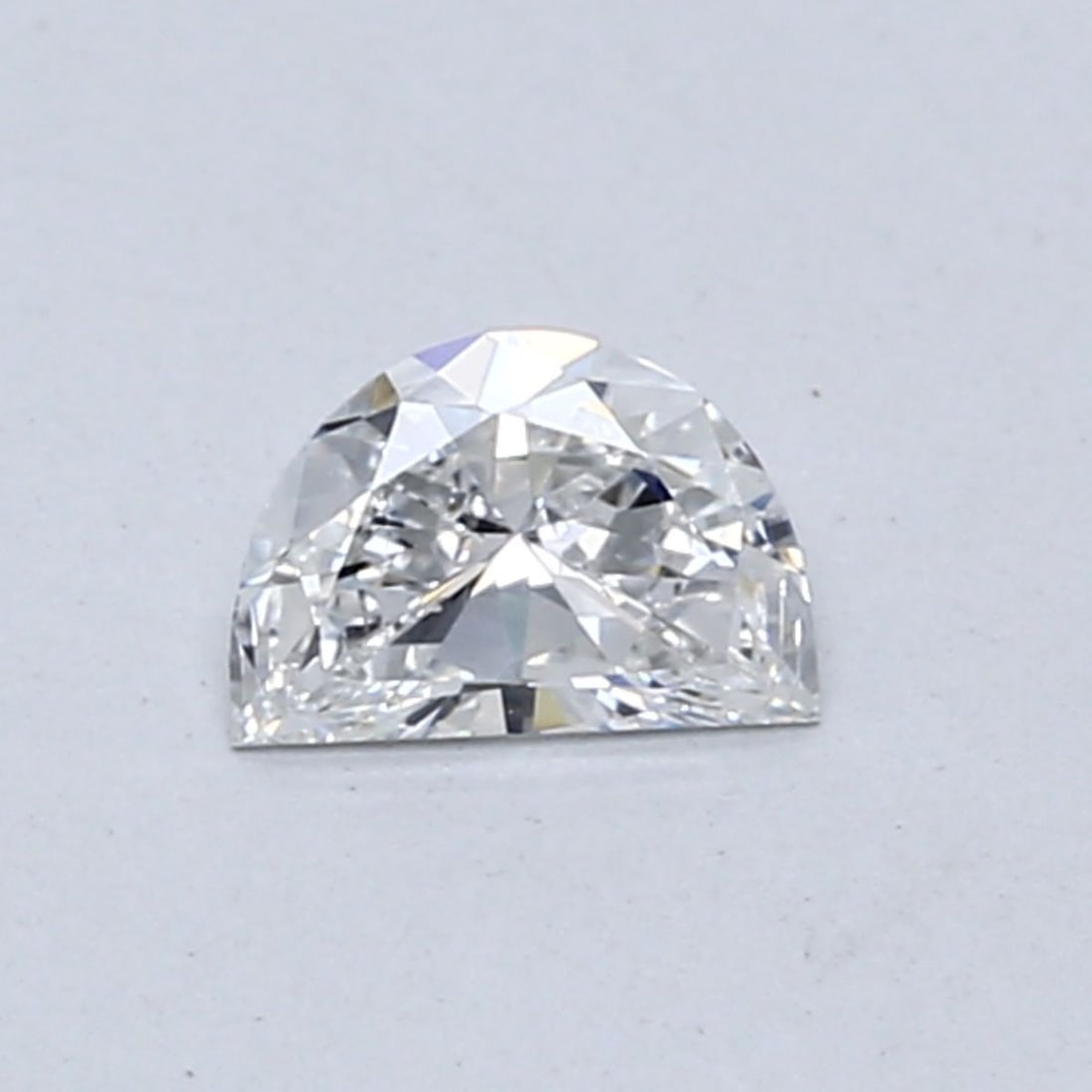 Loose Diamond - HALF MOON 0.36ct F VS1: Loose Diamond - HALF MOON 0.36ct F VS1 Source: This is a real non-mined Diamond that has been grown in a lab Shape: HALF MOON Carats: 0.36 Color: F Clarity: VS1 Certification: NONE Video: