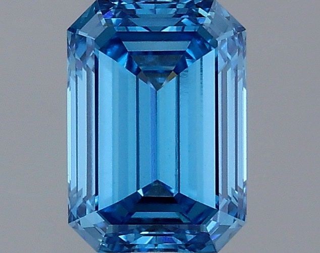 Loose Diamond - EMERALD 1.12ct Fancy Vivid Blue VS1: Loose Diamond - EMERALD 1.12ct Fancy Vivid Blue VS1 Source: This is a real non-mined Diamond that has been grown in a lab Shape: EMERALD Carats: 1.12 Color: Fancy Vivid Blue Certification: IGI Video: