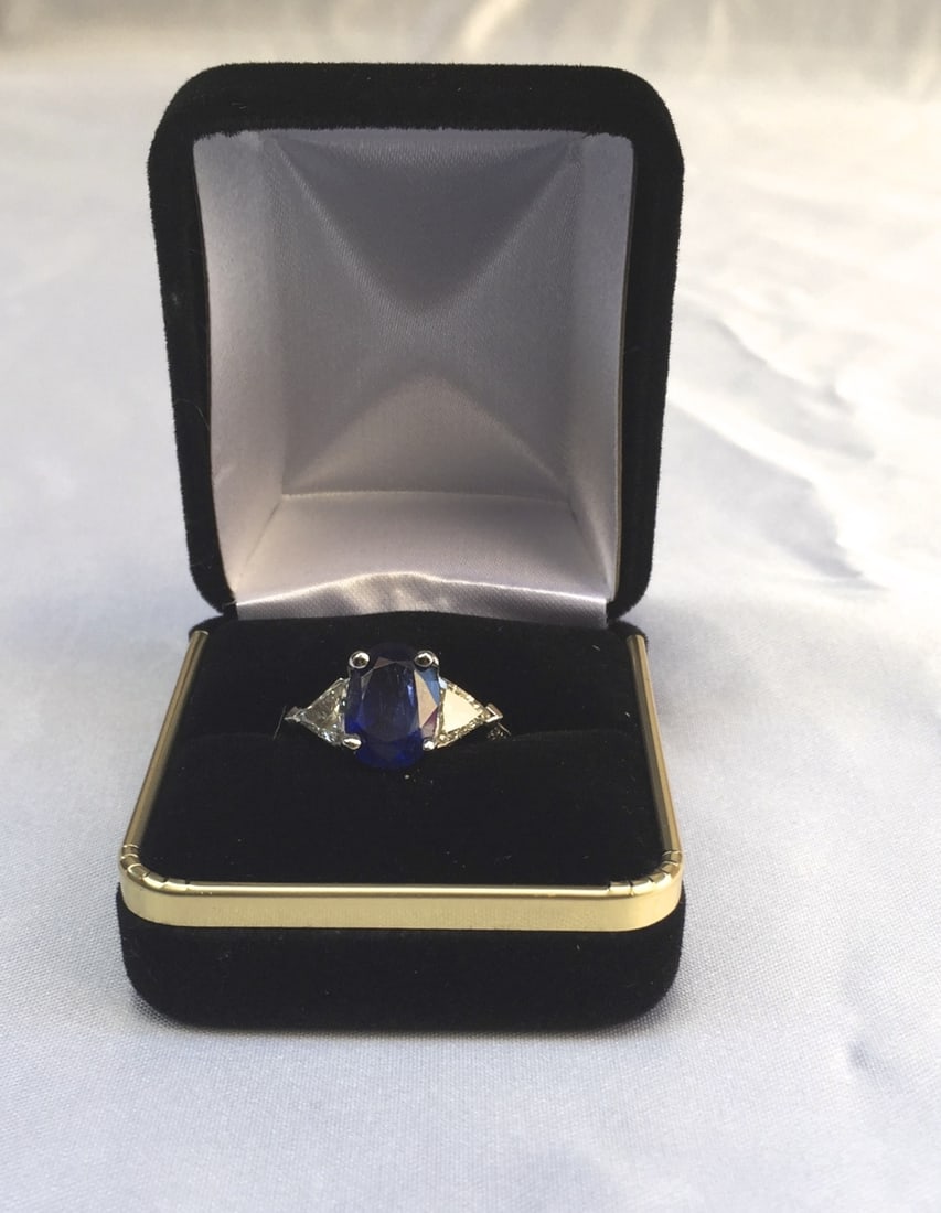 18K White Gold Burma Sapphire Diamond Ring with GRS Certificate: 18K White Gold Burma Sapphire Diamond Ring with GRS Certificate This exquisite 18K white gold ring features a stunning natural Burma sapphire center stone that weighs 4.66 ct and is free from heat tre