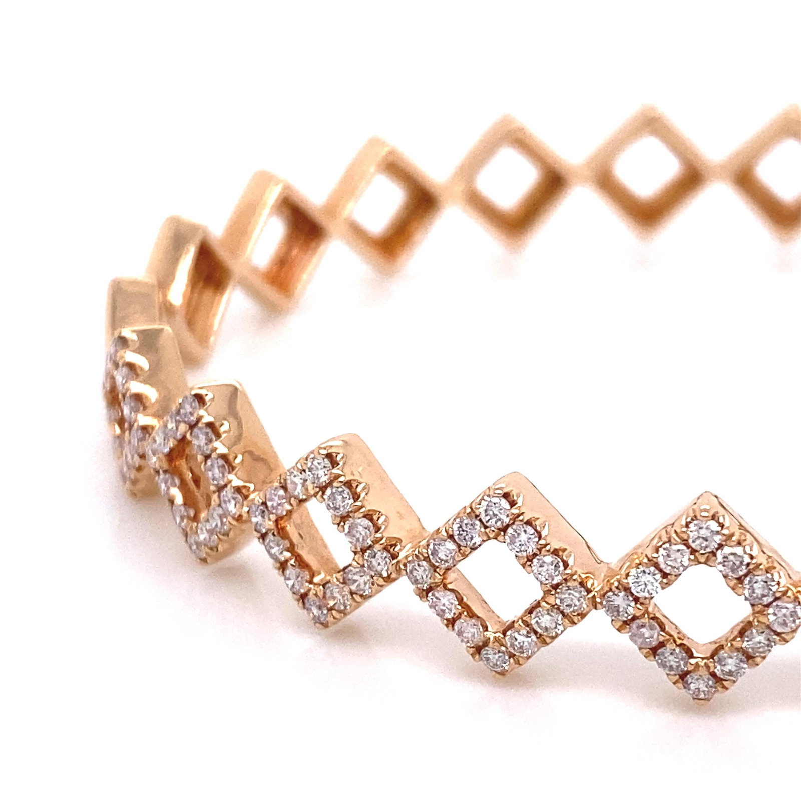 1.25ct Diamond Bangle Bracelet 18k Rose Gold GIA Appraisal: 1.25ct Diamond Bangle Bracelet 18k Rose Gold GIA Appraisal This exquisite 1.25ct Diamond Bangle Bracelet is crafted from 18k rose gold, presenting a contemporary style that beautifully combines elegan