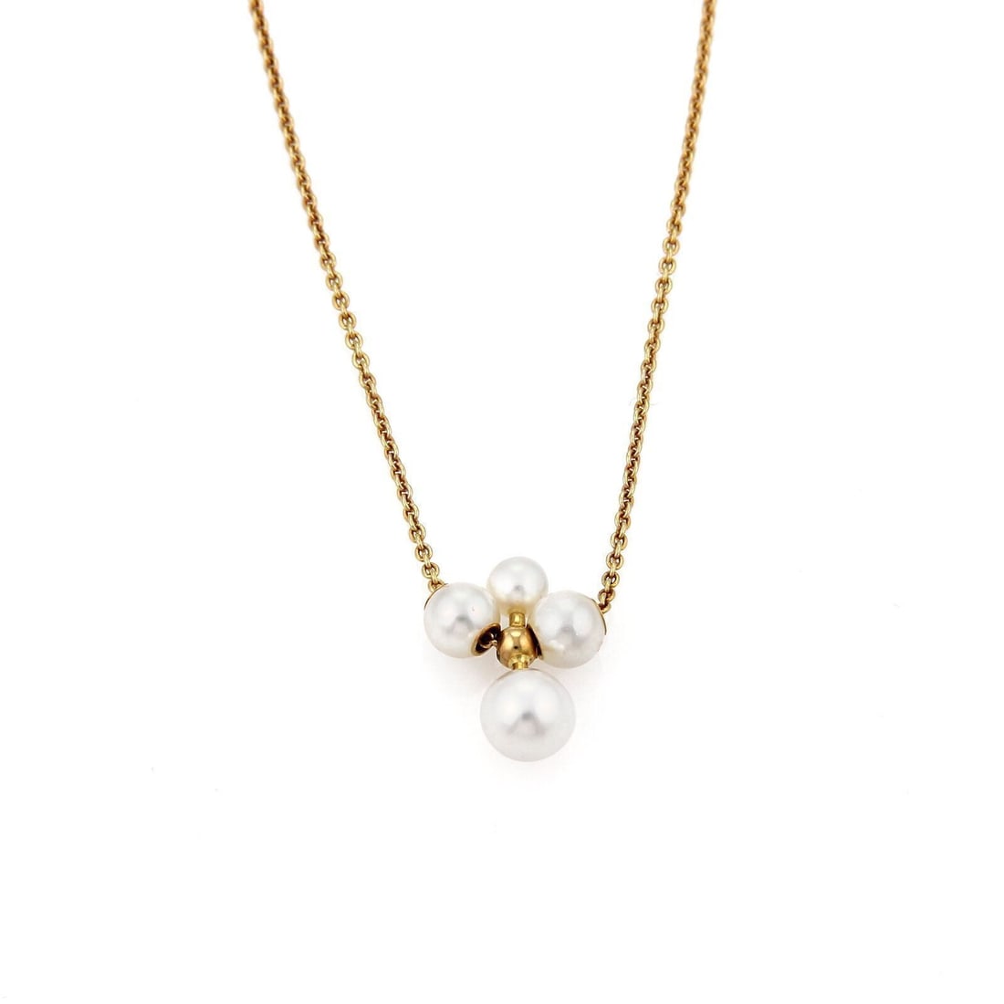 Mikimoto pearl pendant necklace in 18k yellow gold: Mikimoto pearl pendant necklace in 18k yellow gold This authentic Mikimoto pendant necklace is crafted from 18k yellow gold and features luminous graduated pearls measuring approximately 4mm to 6mm. T