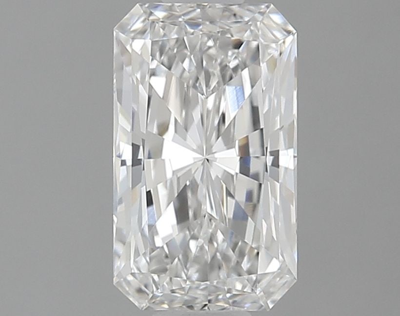 Loose Diamond - RADIANT 0.86ct E VVS2: Loose Diamond - RADIANT 0.86ct E VVS2 Source: This is a real non-mined Diamond that has been grown in a lab Shape: RADIANT Carats: 0.86 Color: E Clarity: VVS2 Certification: IGI The Diamond Depot
