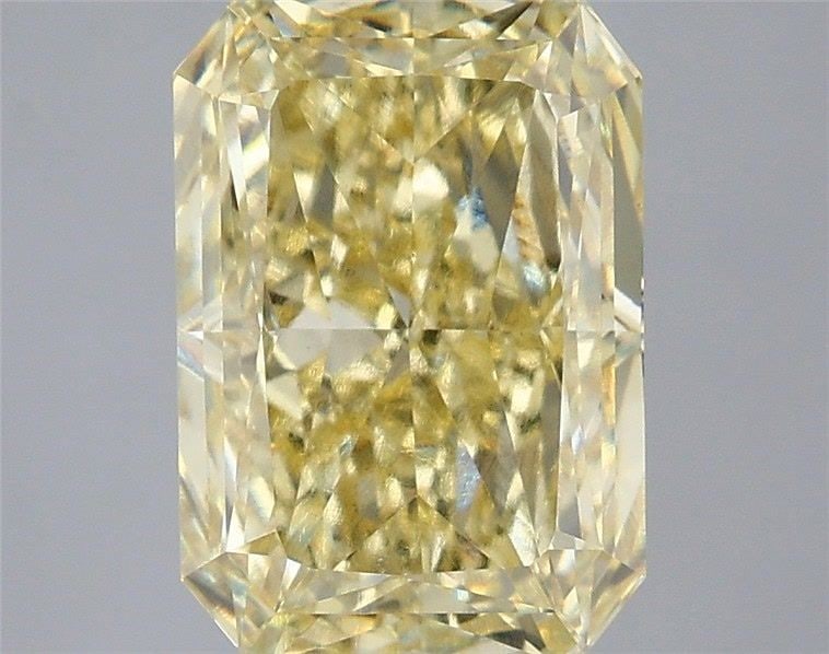 Loose Diamond - RADIANT 3.53ct Fancy Yellow VS1: Loose Diamond - RADIANT 3.53ct Fancy Yellow VS1 Source: This is a real non-mined Diamond that has been grown in a lab Shape: RADIANT Carats: 3.53 Color: Fancy Yellow Certification: IGI Video: