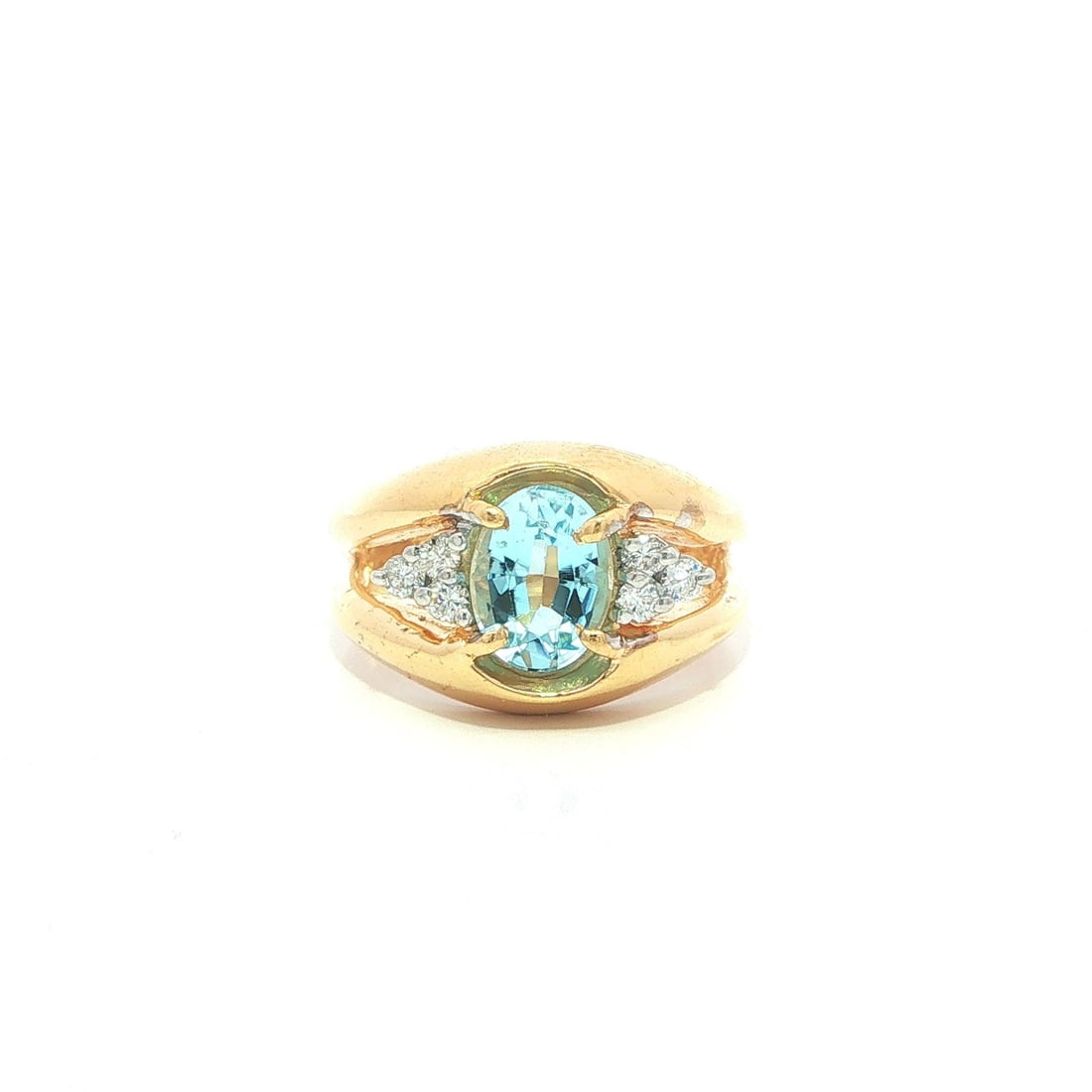 Oval aquamarine diamond 14k yellow gold band ring size 6.5: Oval aquamarine diamond 14k yellow gold band ring size 6.5 This elegant band ring features a natural oval-cut aquamarine as the centerpiece, complemented by six round brilliant-cut natural diamonds. C