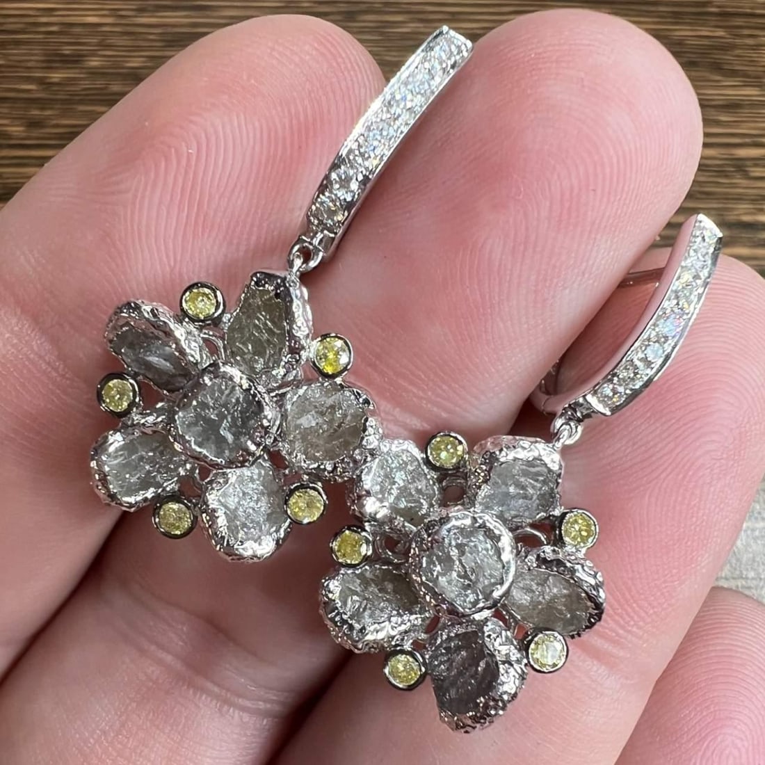 Stunning 18K White Gold Rough Diamond Earrings with Fancy Yellow Diamonds: Stunning 18K White Gold Rough Diamond Earrings with Fancy Yellow Diamonds Elevate your style with these stunning 18K White Gold Rough Diamond Earrings. Crafted from luxurious 18K white gold, these ear