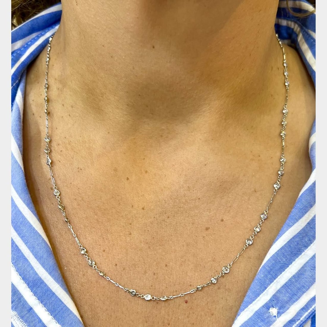 Platinum 4.25 Ct Diamond by the Yard Necklace 48 Diamonds H-I VS1-Si3: Platinum 4.25 Ct Diamond by the Yard Necklace 48 Diamonds H-I VS1-Si3 This exquisite Platinum by the Yard Necklace features a stunning total diamond weight of approximately 4.25 carats, showcasing 48 