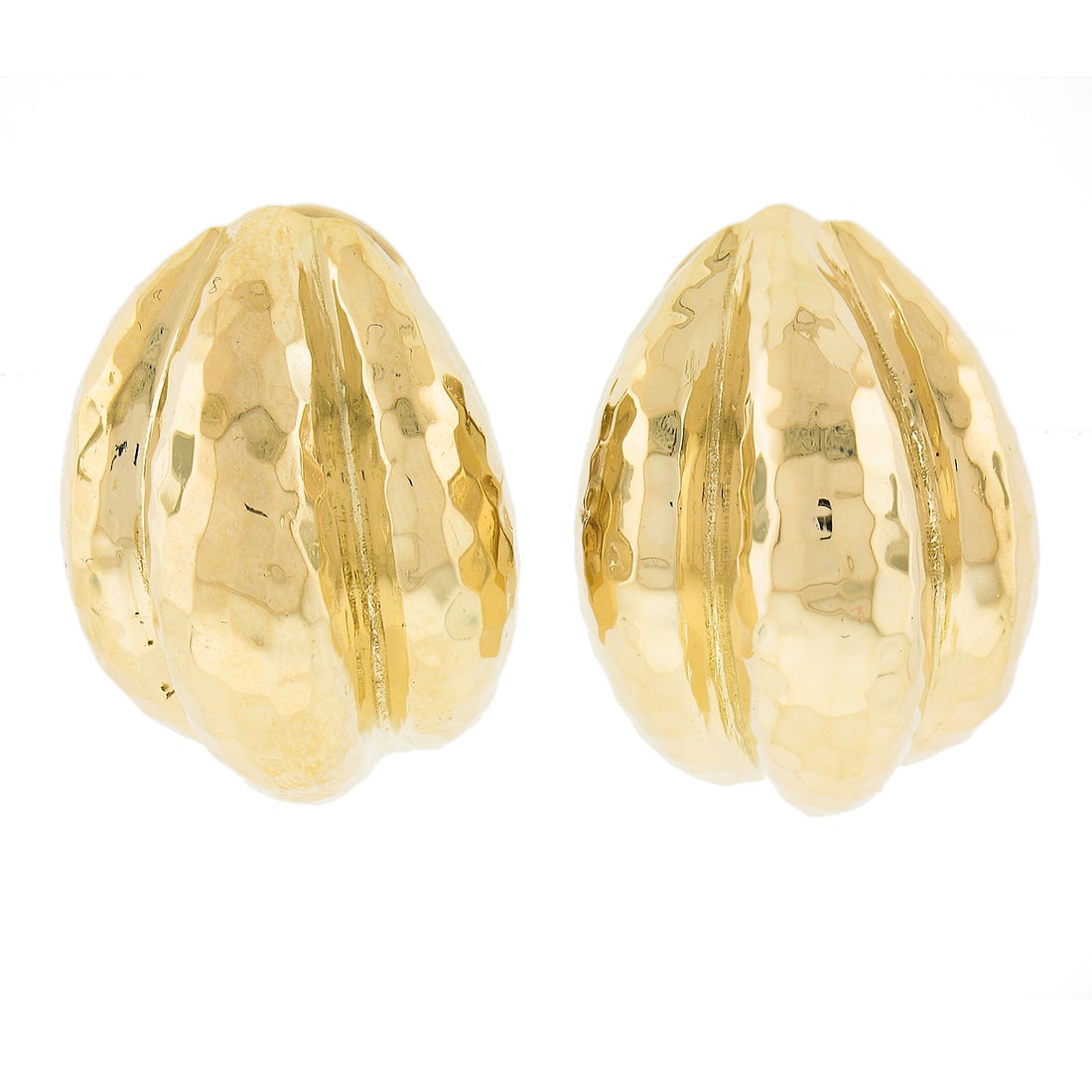 Vintage 17 18k Yellow Gold Scalloped Omega Back Earrings 20mm: Vintage 17 18k Yellow Gold Scalloped Omega Back Earrings 20mm These vintage button earrings feature a bold, wide domed design with a hammered and scalloped finish in yellow gold. Crafted from solid 17