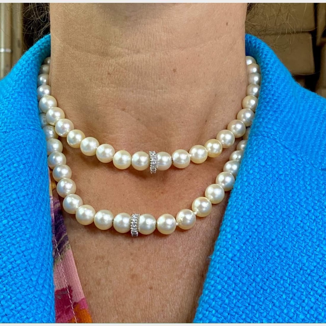 Exquisite Cultured Pearl Necklace with 1.00 Ct Diamonds 32 Inches: Exquisite Cultured Pearl Necklace with 1.00 Ct Diamonds 32 Inches This exquisite Cultured Pearl Necklace showcases a stunning array of pearls, ranging in size from 8.5 to 10.5 mm. The necklace is ador