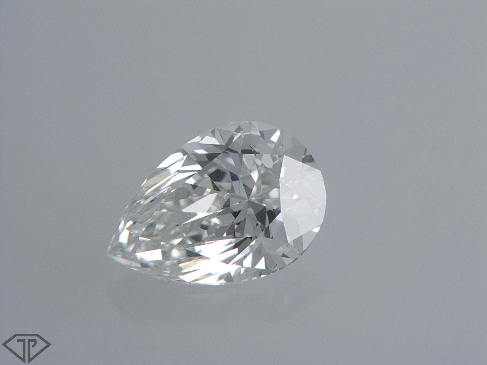 Loose Diamond - ROUND 0.7ct J VS1: Loose Diamond - ROUND 0.7ct J VS1 Source: Natural Shape: ROUND Carats: 0.7 Color: J Clarity: VS1 Certification: GIA Video: