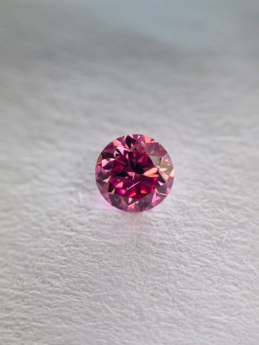 Loose Diamond - ROUND 0.16ct Fancy Vivid Purplish Pink SI1: Loose Diamond - ROUND 0.16ct Fancy Vivid Purplish Pink SI1 Source: Natural Shape: ROUND Carats: 0.16 Color: Fancy Vivid Purplish Pink Certification: GIA Video: