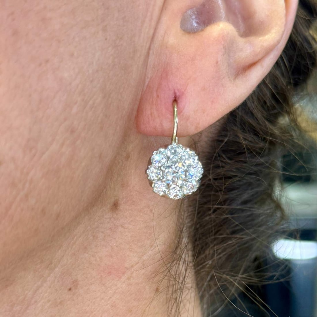 2.70 Ct Old European Cut Diamond Earrings 18K Yellow Gold Platinum: 2.70 Ct Old European Cut Diamond Earrings 18K Yellow Gold Platinum These exquisite earrings feature a total of 2.70 ct of Old European cut diamonds, showcasing two prominent diamonds weighing 0.90 ct,