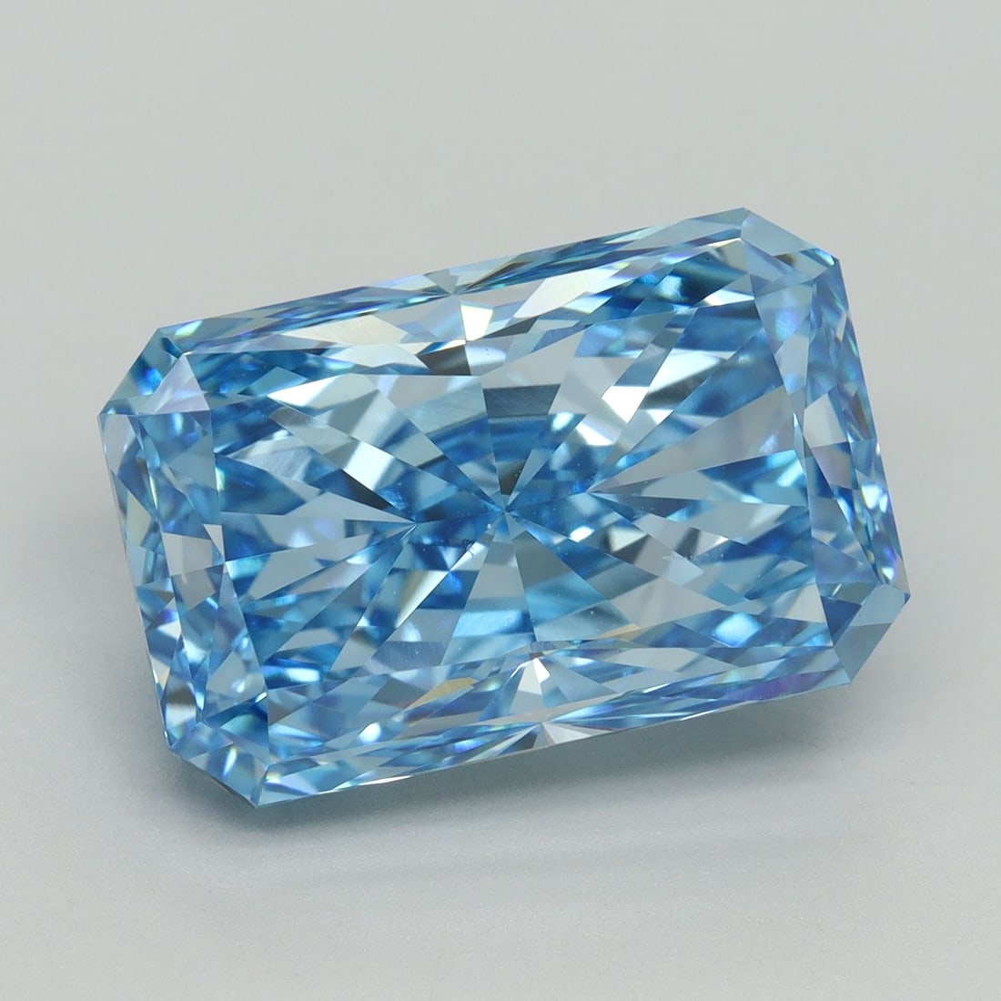 Loose Diamond - RADIANT 10.88ct Fancy Vivid Blue VVS2: Loose Diamond - RADIANT 10.88ct Fancy Vivid Blue VVS2 Source: This is a real non-mined Diamond that has been grown in a lab Shape: RADIANT Carats: 10.88 Color: Fancy Vivid Blue Certification: IGI Vide