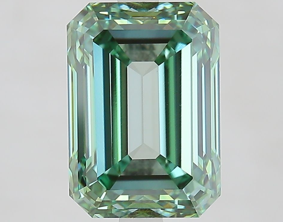 Loose Diamond - EMERALD 4.46ct Fancy Vivid Green VVS2: Loose Diamond - EMERALD 4.46ct Fancy Vivid Green VVS2 Source: This is a real non-mined Diamond that has been grown in a lab Shape: EMERALD Carats: 4.46 Color: Fancy Vivid Green Certification: IGI Vide