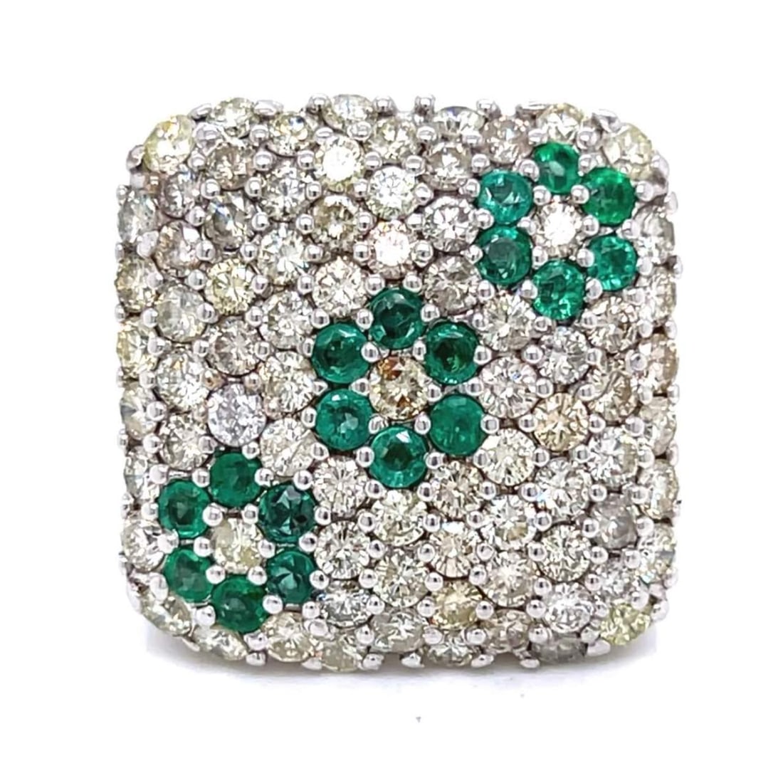 Elegant 18K White Gold Diamond Emerald Ring 90 Diamonds 18 Emeralds: Elegant 18K White Gold Diamond Emerald Ring 90 Diamonds 18 Emeralds A stunning 18K White Gold Diamond and Emerald Ring, expertly crafted to showcase a breathtaking array of gems. This exquisite piece 