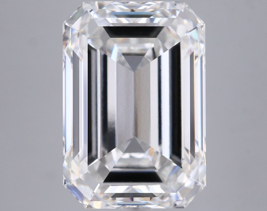 Loose Diamond - EMERALD 8.07ct F VVS2: Loose Diamond - EMERALD 8.07ct F VVS2 Source: This is a real non-mined Diamond that has been grown in a lab Shape: EMERALD Carats: 8.07 Color: F Clarity: VVS2 Certification: IGI Video: