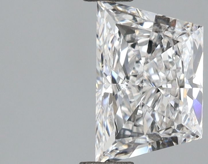 Loose Diamond - TRAPEZOID 1.26ct E VS1: Loose Diamond - TRAPEZOID 1.26ct E VS1 Source: This is a real non-mined Diamond that has been grown in a lab Shape: TRAPEZOID Carats: 1.26 Color: E Clarity: VS1 Certification: IGI Video:
