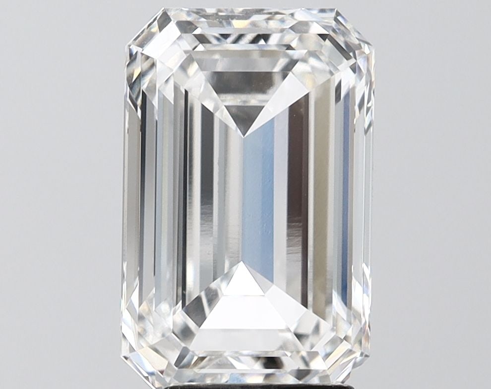 Loose Diamond - EMERALD 3.86ct E VVS2: Loose Diamond - EMERALD 3.86ct E VVS2 Source: This is a real non-mined Diamond that has been grown in a lab Shape: EMERALD Carats: 3.86 Color: E Clarity: VVS2 Certification: IGI Video: