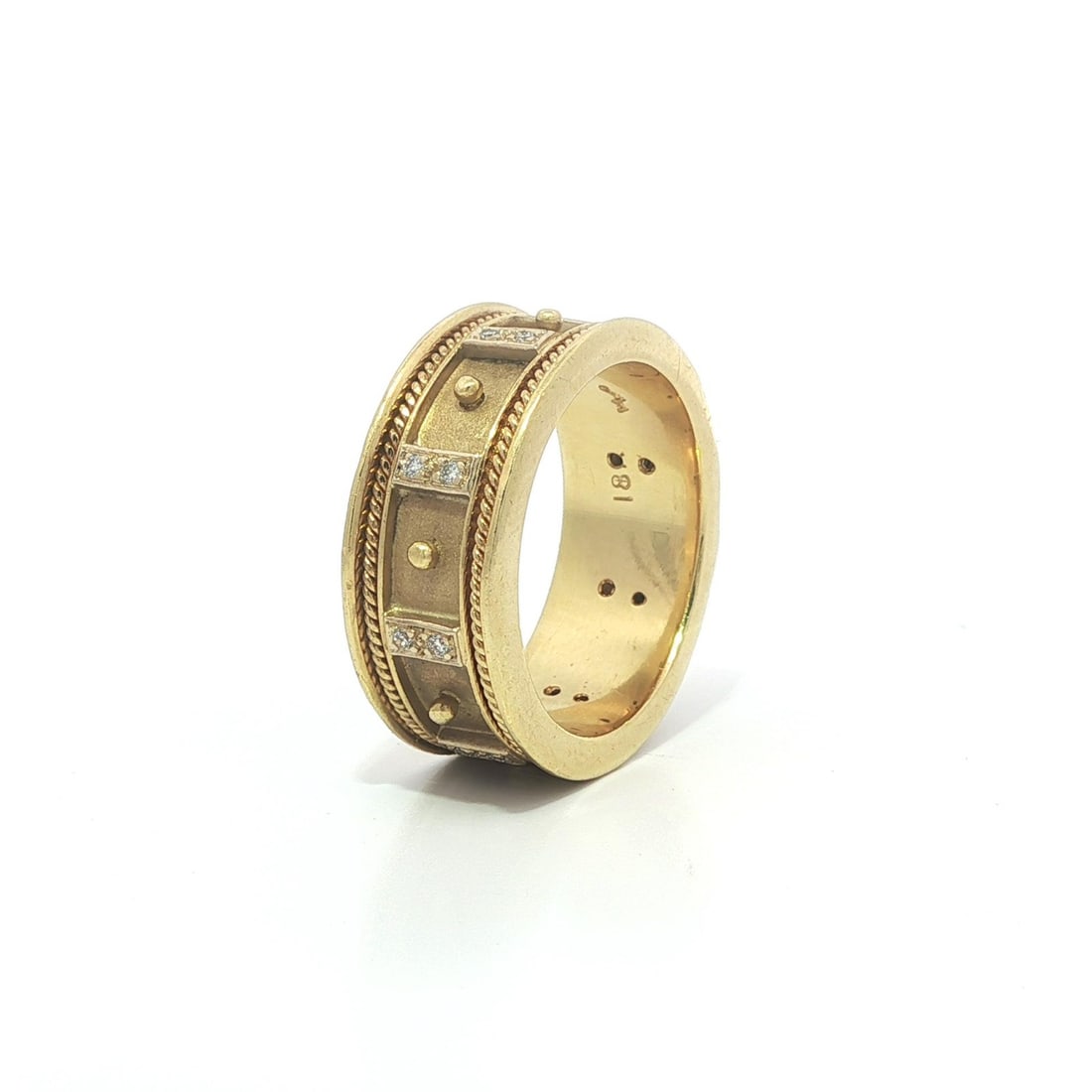Diamond Station Wide Band Ring in 18k Yellow Gold Twisted Wire Size 5.5: Diamond Station Wide Band Ring in 18k Yellow Gold Twisted Wire Size 5.5 This ring features a wide band design crafted from solid 18k yellow gold with a dual finish and twisted wire detailing. It is ad