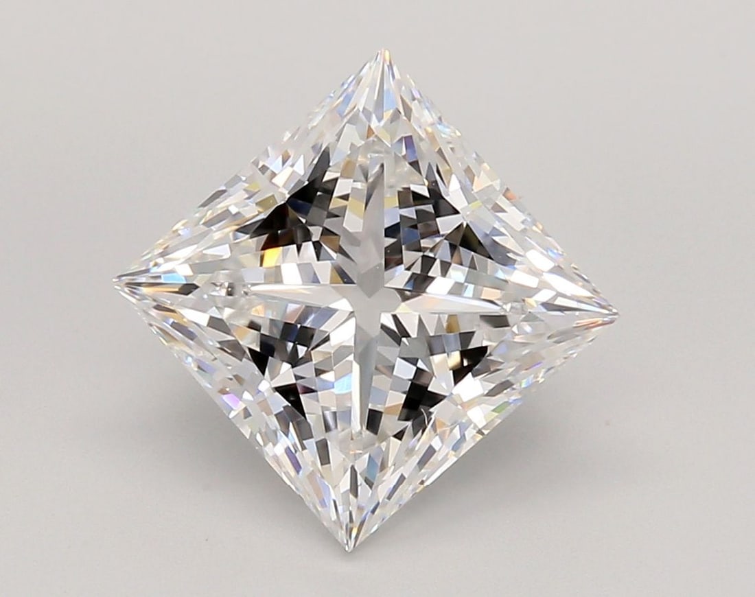 Loose Diamond - PRINCESS 4.04ct E VVS2: Loose Diamond - PRINCESS 4.04ct E VVS2 Source: This is a real non-mined Diamond that has been grown in a lab Shape: PRINCESS Carats: 4.04 Color: E Clarity: VVS2 Certification: IGI Video: