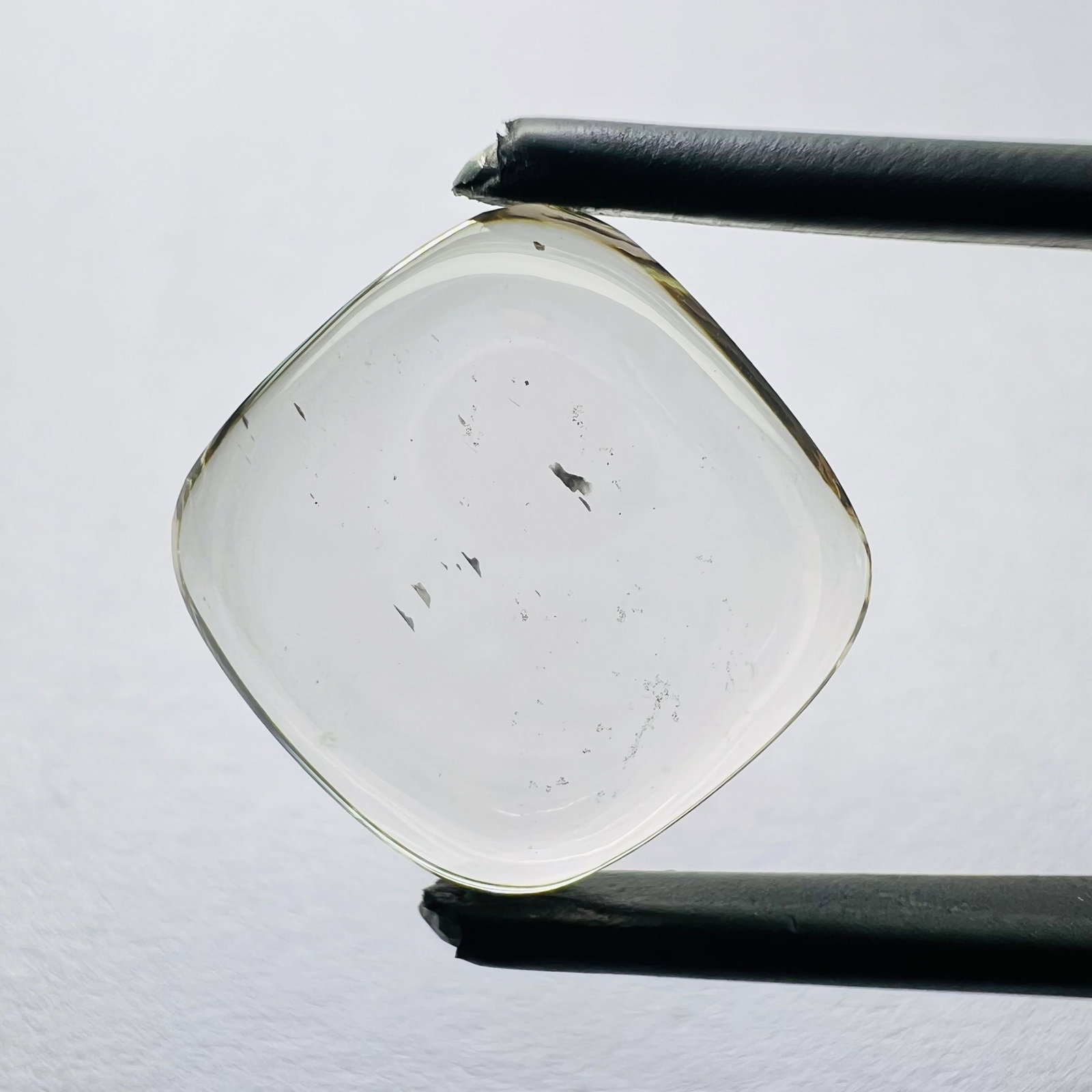 Loose Diamond - CUSHION BRILLIANT 4.38ct Brown SI2: Loose Diamond - CUSHION BRILLIANT 4.38ct Brown SI2 Source: This is a real non-mined Diamond that has been grown in a lab Shape: CUSHION BRILLIANT Carats: 4.38 Color: Brown Certification: NONE The Diam