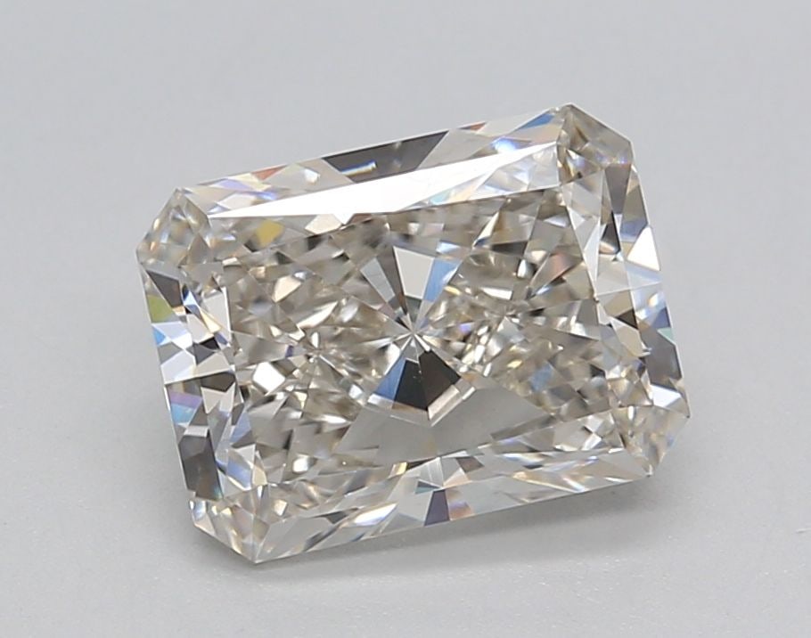 Loose Diamond - RADIANT 2.21ct H VS2: Loose Diamond - RADIANT 2.21ct H VS2 Source: This is a real non-mined Diamond that has been grown in a lab Shape: RADIANT Carats: 2.21 Color: H Clarity: VS2 Certification: NONE Video: