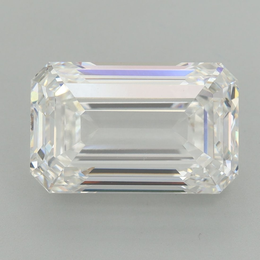 Loose Diamond - EMERALD 8.0ct F VS1: Loose Diamond - EMERALD 8.0ct F VS1 Source: This is a real non-mined Diamond that has been grown in a lab Shape: EMERALD Carats: 8.0 Color: F Clarity: VS1 Certification: IGI Video: