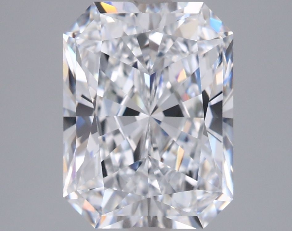 Loose Diamond - RADIANT 3.01ct E VVS2: Loose Diamond - RADIANT 3.01ct E VVS2 Source: This is a real non-mined Diamond that has been grown in a lab Shape: RADIANT Carats: 3.01 Color: E Clarity: VVS2 Certification: IGI Video: