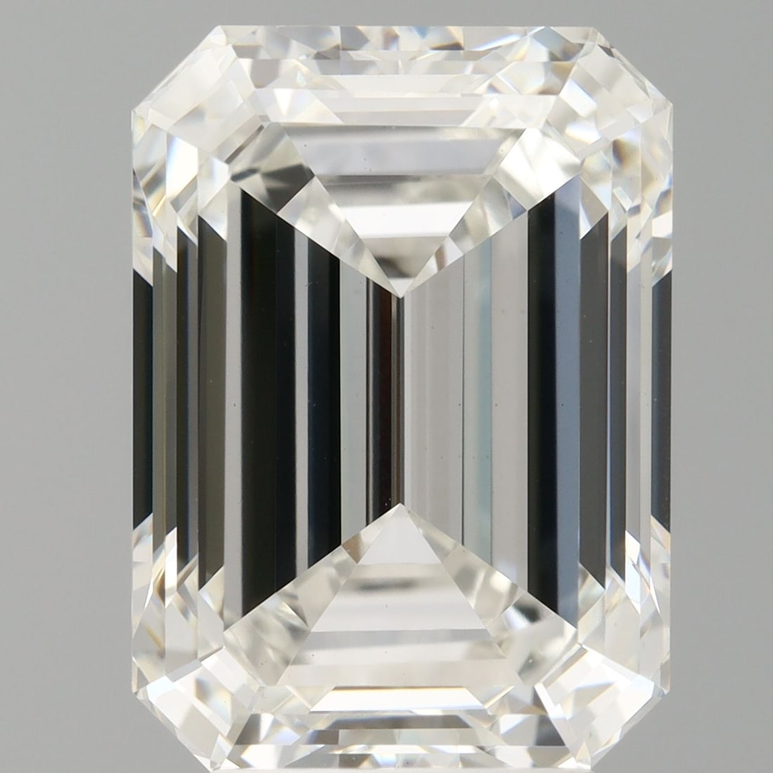 Loose Diamond - EMERALD 5.09ct F VS1: Loose Diamond - EMERALD 5.09ct F VS1 Source: This is a real non-mined Diamond that has been grown in a lab Shape: EMERALD Carats: 5.09 Color: F Clarity: VS1 Certification: IGI Video: