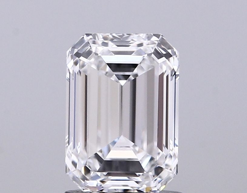 Loose Diamond - EMERALD 2.04ct D IF: Loose Diamond - EMERALD 2.04ct D IF Source: This is a real non-mined Diamond that has been grown in a lab Shape: EMERALD Carats: 2.04 Color: D Clarity: IF Certification: IGI Video: