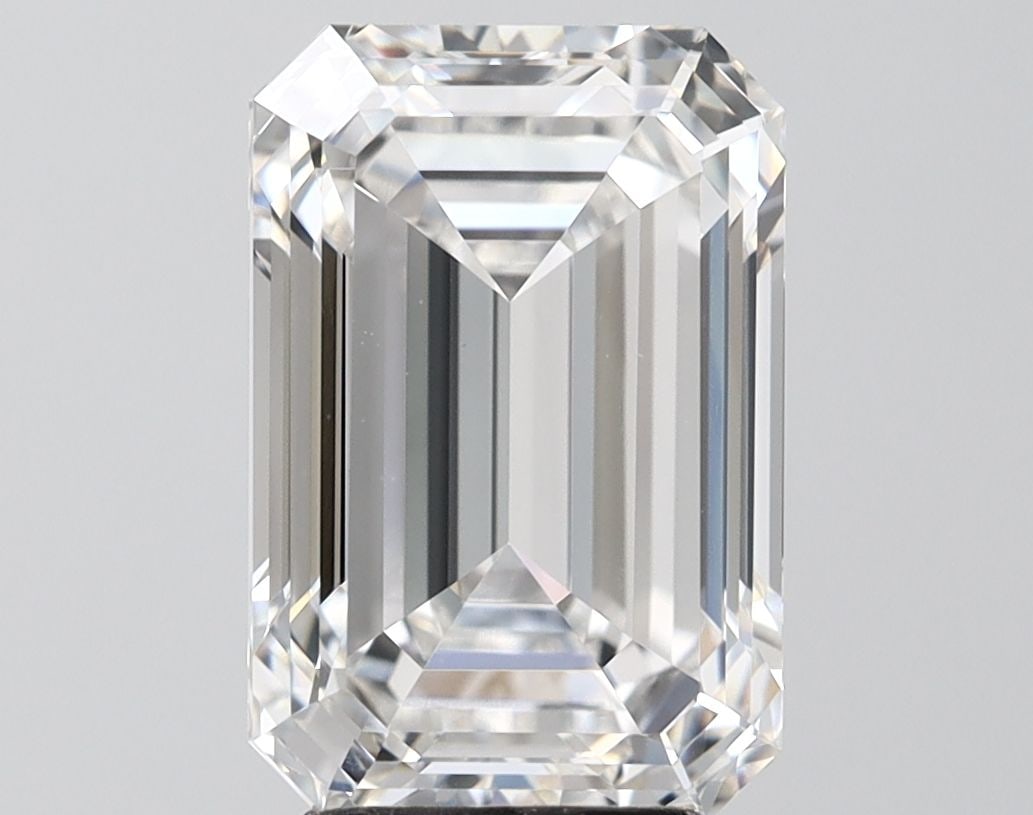 Loose Diamond - EMERALD 5.1ct E VVS2: Loose Diamond - EMERALD 5.1ct E VVS2 Source: This is a real non-mined Diamond that has been grown in a lab Shape: EMERALD Carats: 5.1 Color: E Clarity: VVS2 Certification: IGI Video: