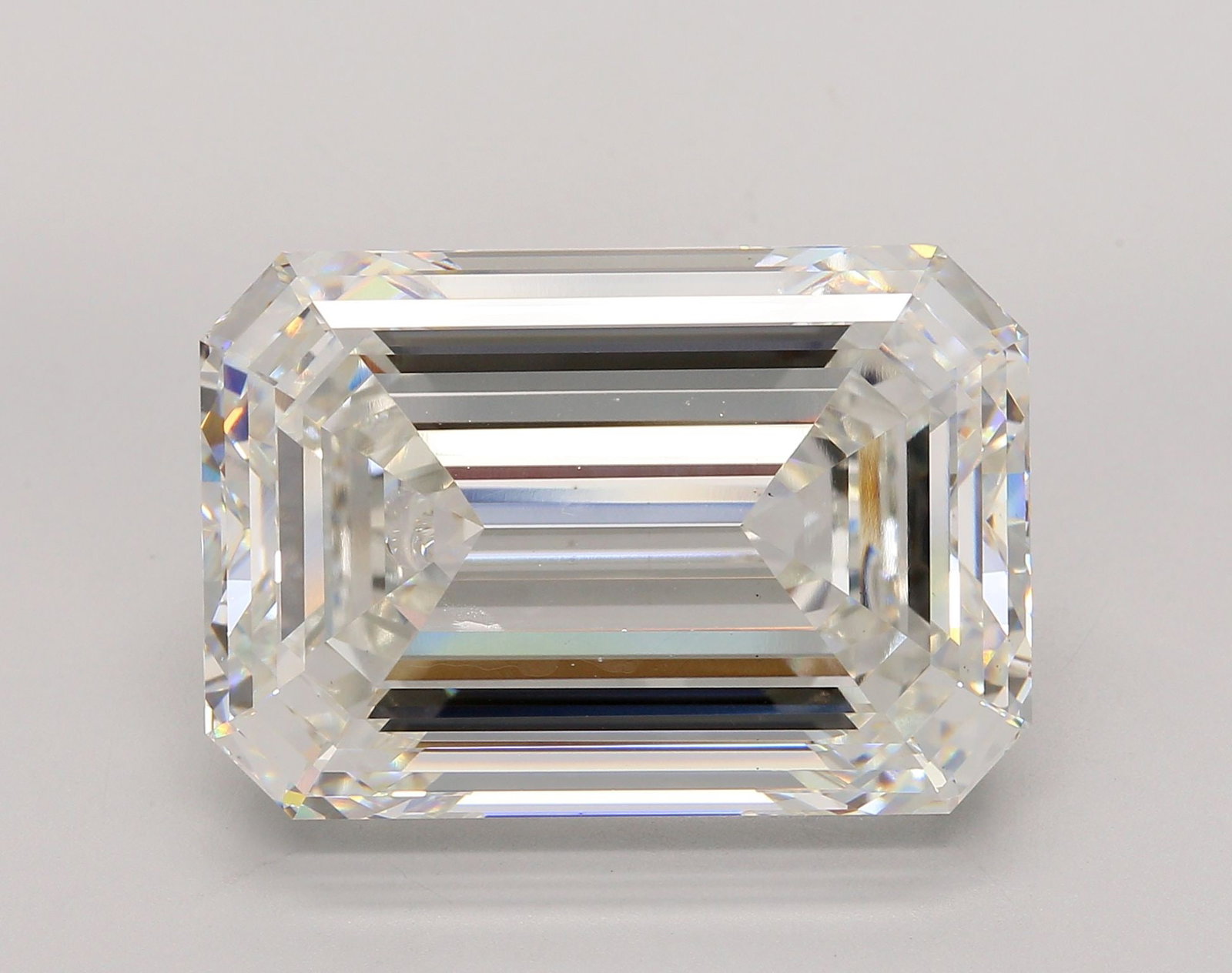 Loose Diamond - EMERALD 31.82ct G VS1: Loose Diamond - EMERALD 31.82ct G VS1 Source: This is a real non-mined Diamond that has been grown in a lab Shape: EMERALD Carats: 31.82 Color: G Clarity: VS1 Certification: IGI Video: