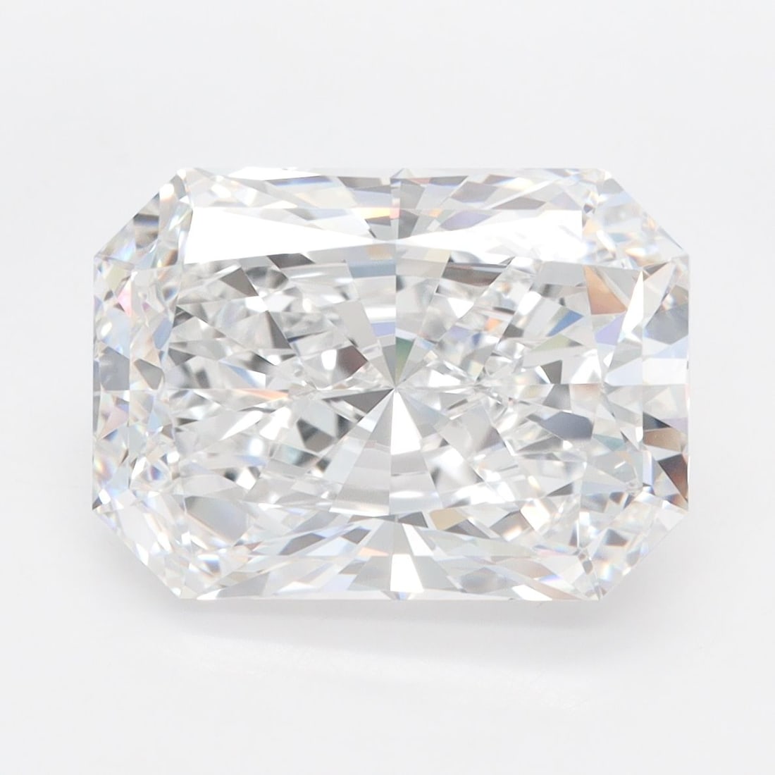 Loose Diamond - RADIANT 5.69ct D IF: Loose Diamond - RADIANT 5.69ct D IF Source: This is a real non-mined Diamond that has been grown in a lab Shape: RADIANT Carats: 5.69 Color: D Clarity: IF Certification: IGI The Diamond Depot Guarante