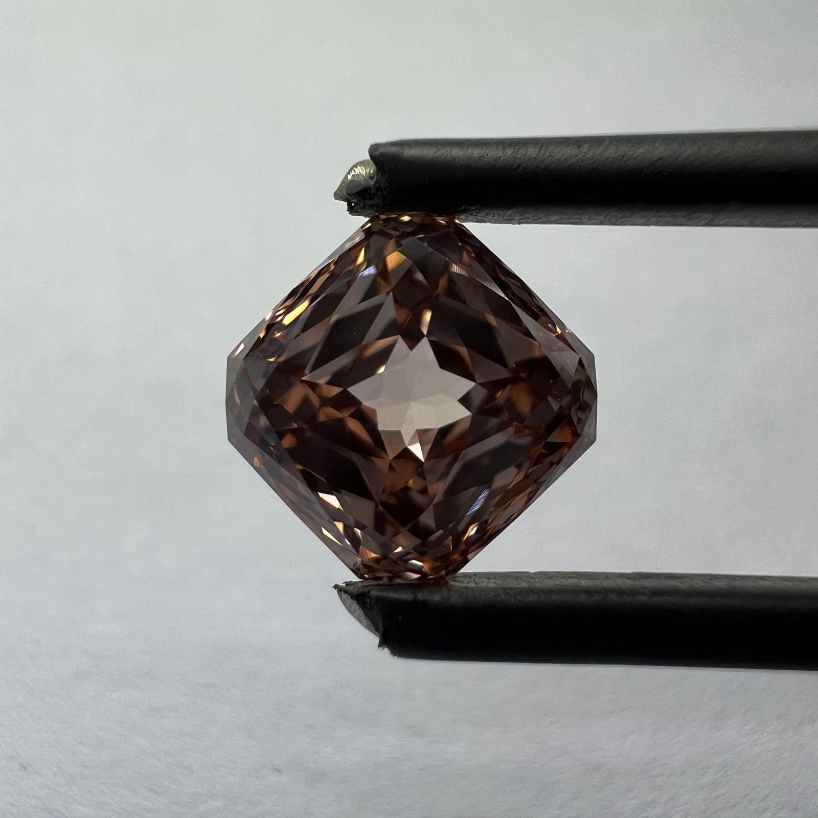 Loose Diamond - ASSCHER 1.82ct Pink VVS2: Loose Diamond - ASSCHER 1.82ct Pink VVS2 Source: This is a real non-mined Diamond that has been grown in a lab Shape: ASSCHER Carats: 1.82 Color: Pink Certification: NONE The Diamond Depot Guarantee: 