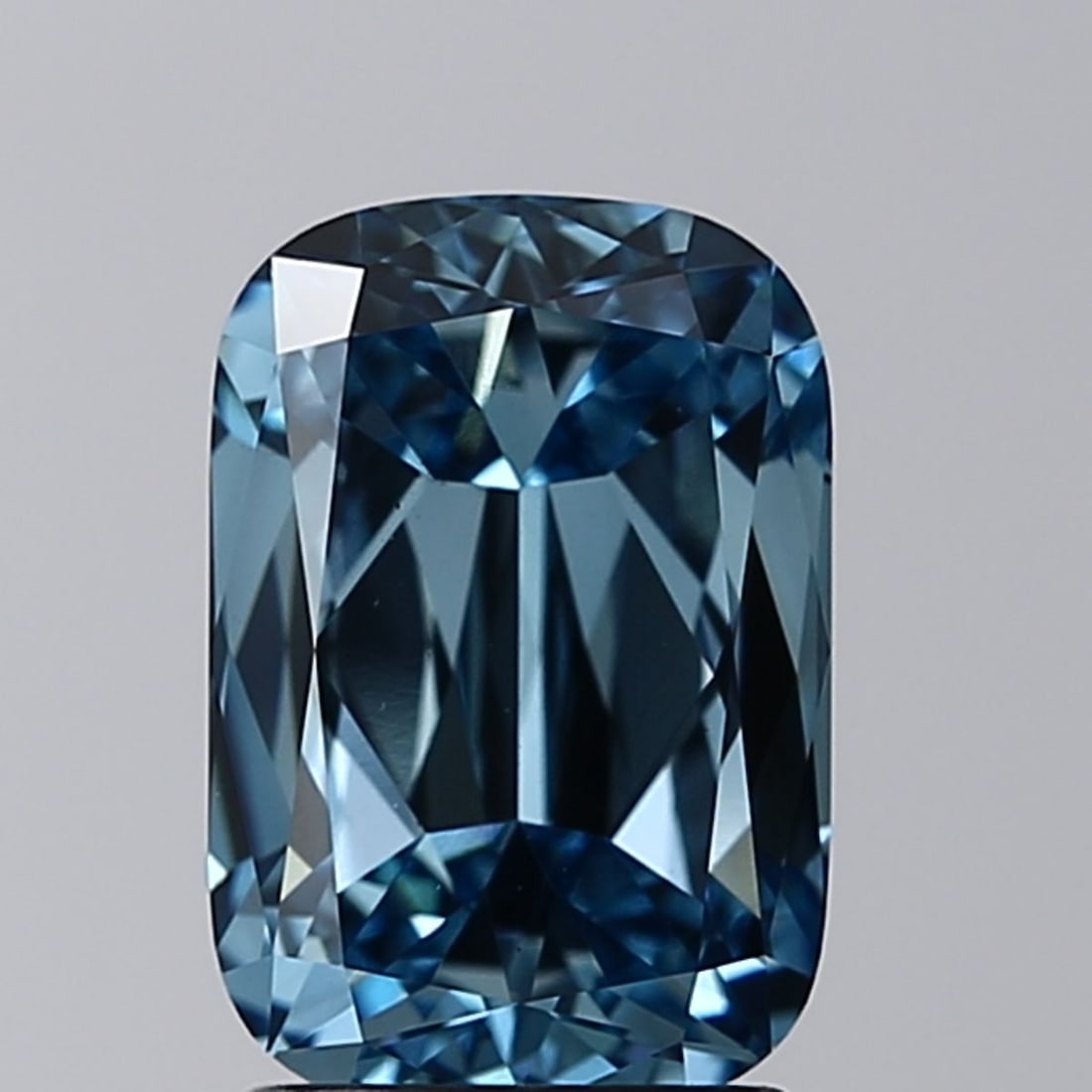 Loose Diamond - RADIANT 2.01ct Fancy Vivid Blue VS1: Loose Diamond - RADIANT 2.01ct Fancy Vivid Blue VS1 Source: This is a real non-mined Diamond that has been grown in a lab Shape: RADIANT Carats: 2.01 Color: Fancy Vivid Blue Certification: IGI Video: