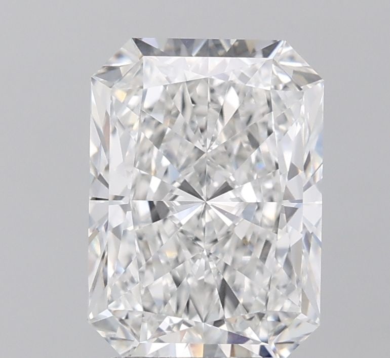 Loose Diamond - RADIANT 3.1ct E VVS2: Loose Diamond - RADIANT 3.1ct E VVS2 Source: This is a real non-mined Diamond that has been grown in a lab Shape: RADIANT Carats: 3.1 Color: E Clarity: VVS2 Certification: IGI Video: