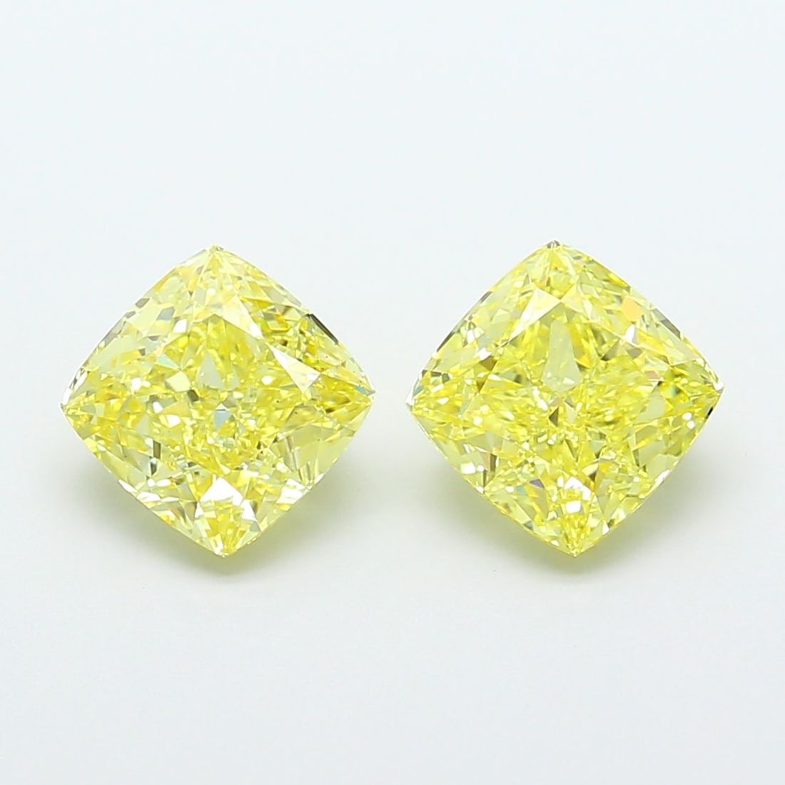 Loose Diamond - CUSHION MODIFIED 2.35ct Fancy Vivid Yellow VS1: Loose Diamond - CUSHION MODIFIED 2.35ct Fancy Vivid Yellow VS1 Source: This is a real non-mined Diamond that has been grown in a lab Shape: CUSHION MODIFIED Carats: 2.35 Color: Fancy Vivid Yellow Cert
