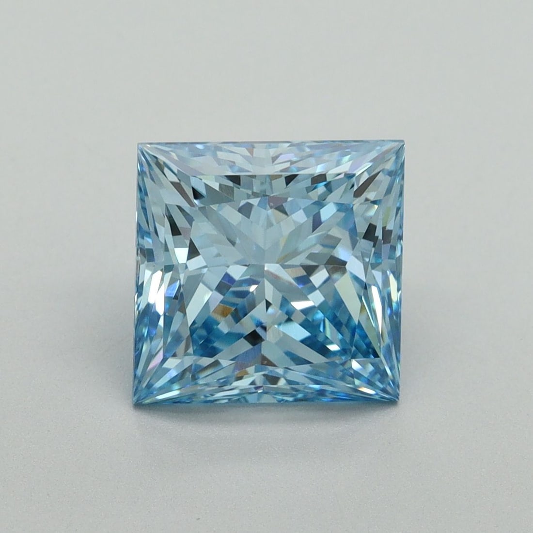 Loose Diamond - PRINCESS 3.0ct Fancy Vivid Blue VS1: Loose Diamond - PRINCESS 3.0ct Fancy Vivid Blue VS1 Source: This is a real non-mined Diamond that has been grown in a lab Shape: PRINCESS Carats: 3.0 Color: Fancy Vivid Blue Certification: IGI Video:
